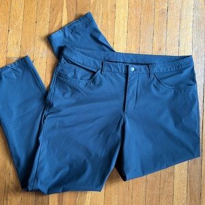 Lululemon men’s tech pants